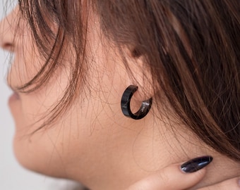 Black hinged hoop earrings made of stainless steel - unisex earrings in various widths and diameters