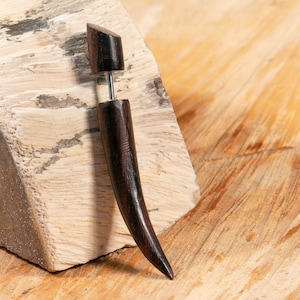 Holzohrring Fake Piercing Taper Holz Ohrring braun Schraubohrring Plug Gebogener Expander Bild 3