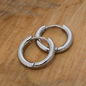 Minimalist Stainless Steel Huggie Hoops Set I Small Earrings silver I Helix Piercing Earrings