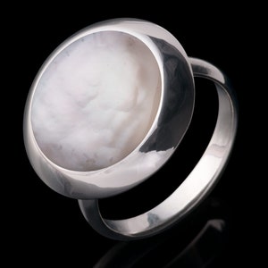 925 Sterling Silver Ring with Mother of Pearl Inlay