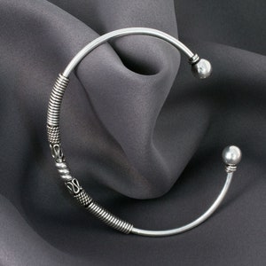 925 シルバー バングル 細身 女性用 バイキング ブレスレット バングル ノット モチーフ