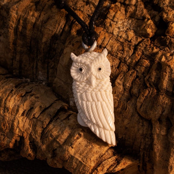 Eulen Kette aus Knochen geschnitzt Ketten-Anhänger Eule Vogel Amulett