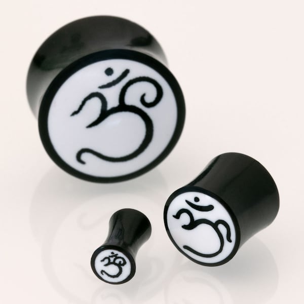 Horn Plug Om Flesh Tunnel Aum Symbol Ohm Buddha Knochen Piercing Schmuck