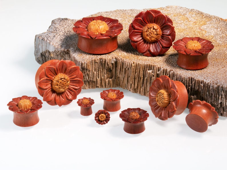 Bouchon d'oreille fleur, Tunnel de chair en bois, Piercing de fleur, bijoux d'oreille image 2