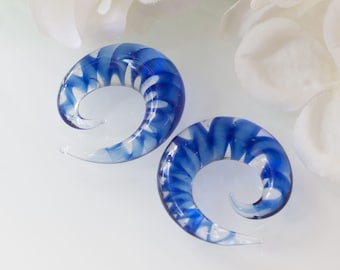 Piercing Spirale aus Glas Blaue Twister Dehnschnecke