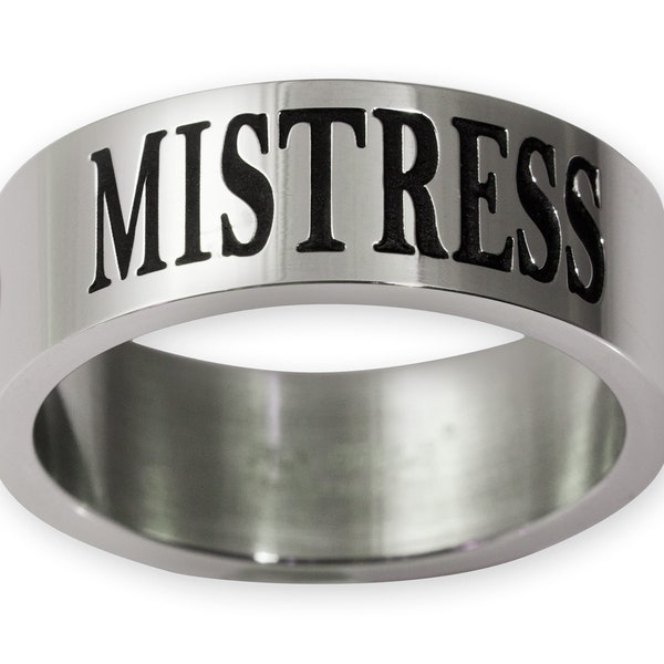 Edelstahl Finger-Ring mit schwarzer Triskele und Gravur "Mistress"