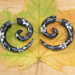 Fake Spiral Wood Stretcher- Hibiscus Flower image 5