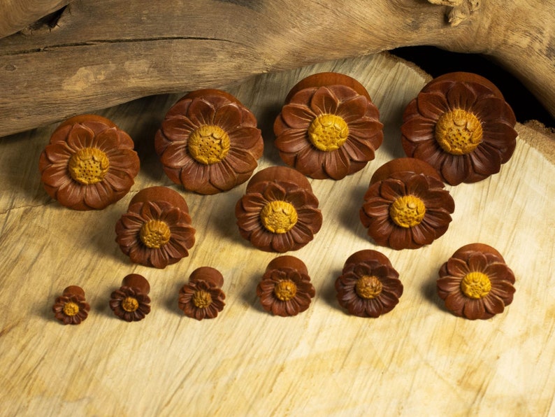 Bouchon d'oreille fleur, Tunnel de chair en bois, Piercing de fleur, bijoux d'oreille image 4