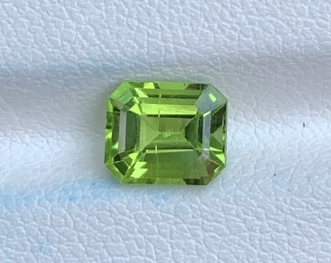 1.5 Ct's Best Quality Green Peridot, Green Peridot Stone, Peridot, Cut Peridot Stone, Emerald Cut Peridot, Green Peridot Cut Stone, Peridot