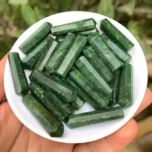 Nephrite Jade Pendants, Jade Pendants, Nephrite Pendants, Green Nephrite Pendants, Green Jade Pendants, Nephrite Crystals, Nephrite, Jade