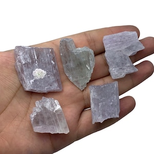 5 Pieces Natural Pink Kunzite Crystals, Kunzite Crystals, Pink Kunzite Crystals, Kunzite Stone Crystals, Pink Kunzite, Natural Kunzite, 105g