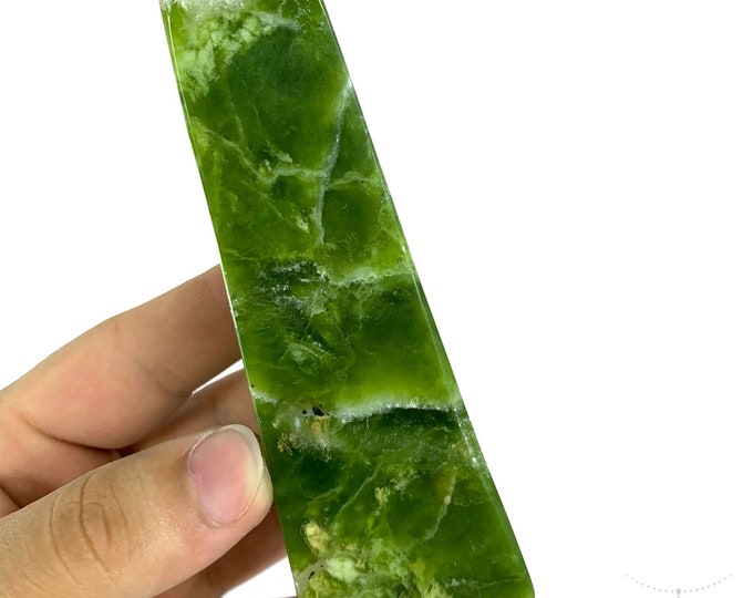 320g Beautiful Transparent Green Jade Tower, Green Jade Tower, Jade Stone Tower, Green Jade Obelisk, Jade Stone Obelisk, Polished Jade Tower