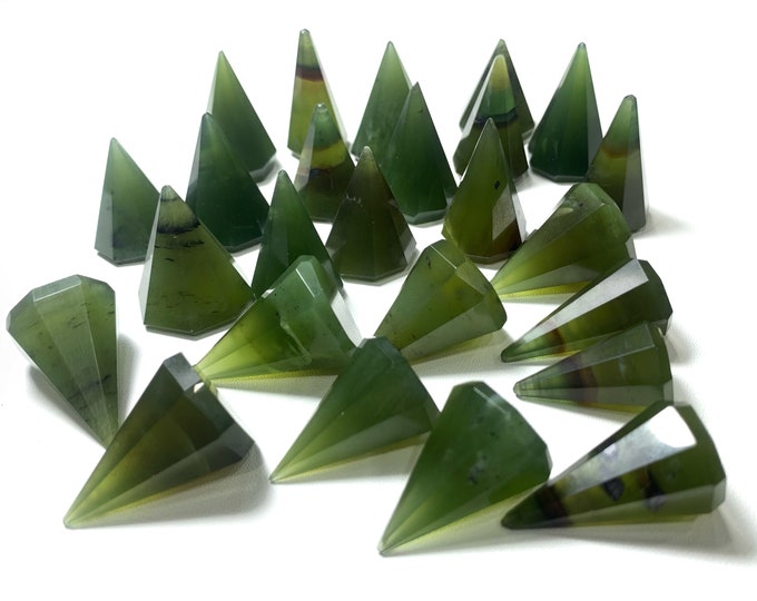 Beautiful Green Serpentine Pendulum, Serpentine Pendulum, Green Serpentine Pendulum, Green  Serpentine, Serpentine, Pedulum, Green Pendulum