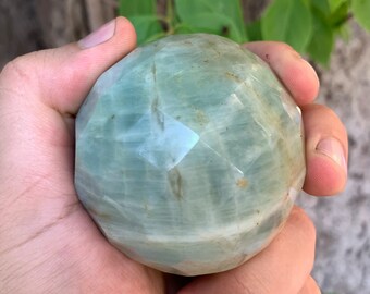 360 グラムの美しいアクアマリンのファセットボール、球体、ブルーのファセットアクアマリン、アクアマリンの石、アクアマリンの球体、ファセットアクアマリンのボール