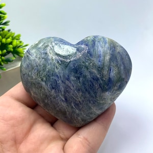 Kyanite Heart, Kyanite Stone Heart, Blue Kyanite, Kyanite Stone, Blue Kyanite Heart, Kyanite Gemstone, Kyanite Heart Stone, Kyanite 360g