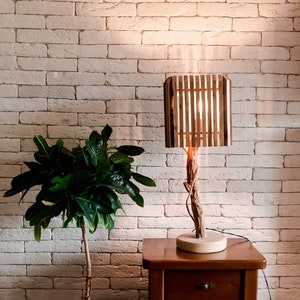 Lampe en bois flotté, Sur Mesure fait-main design original unique Custom handmade driftwood woodlamp Bedside Lamp lampe de salon -Venice