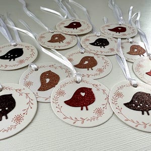 Etiquettes cadeau, 12 étiquettes,  étiquettes prénom, étiquettes oiseau, étiquettes fait main, tags cadeau, emballage cadeau, lot étiquettes