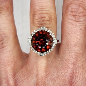 AAA Museum Quality Hessonite Garnet and Diamond Ring in 10kt White Gold - Size 7 - ID133