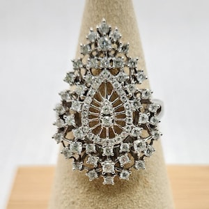 Anello Art Déco con diamanti a grappolo in oro bianco 14 carati - Misura 7.5