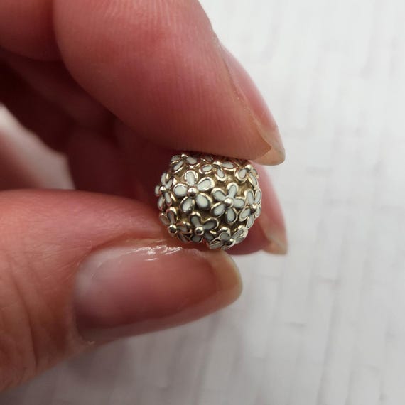 Pandora Enamel White Daisy Clip Charm - image 5