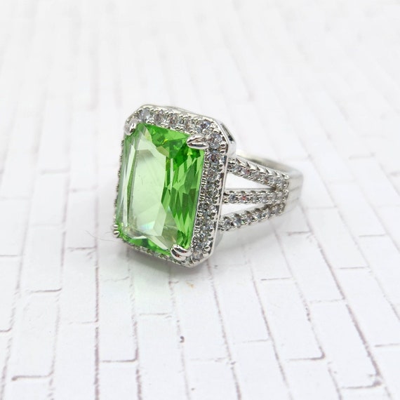 PERIDOT SIMULANT and CZ Ring in Silvertone - Size 