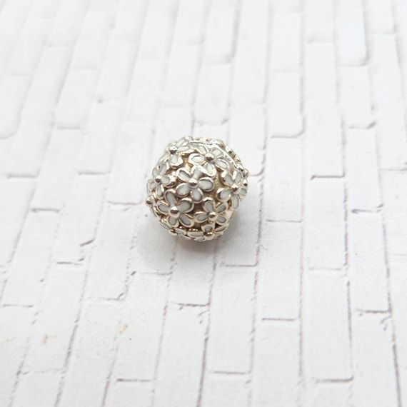 Pandora Enamel White Daisy Clip Charm - image 1