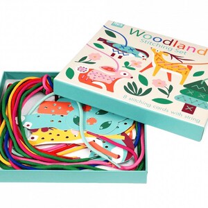 Stitching set woodland animals. Learn to stitch cardboard kit for kids. Craft kit. Great gift. Kids crafts. Threading. Sewing. Hobby. bild 3