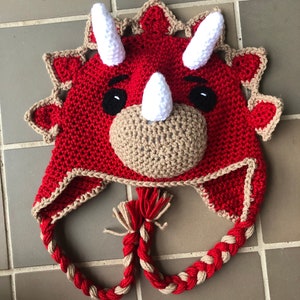 Prehistoric hat Triceratops Dinosaur Hat. Crochet Dinosaur hat. Halloween Costume. Dinosaur costume. Triceratops dinosaur red dinosaur