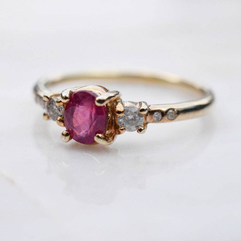 Classic desinged Ruby /& White Zircon Solitiare Ring .