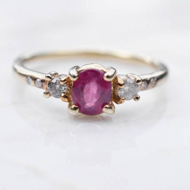 Classic desinged Ruby /& White Zircon Solitiare Ring .
