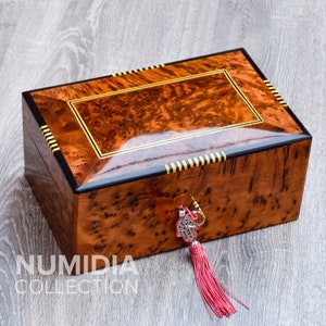 Boîte à bijoux en bois de thuya avec serrure | Souvenir doublé de velours | Coffret cadeau personnalisé pour elle ou lui | Fait main au Maroc