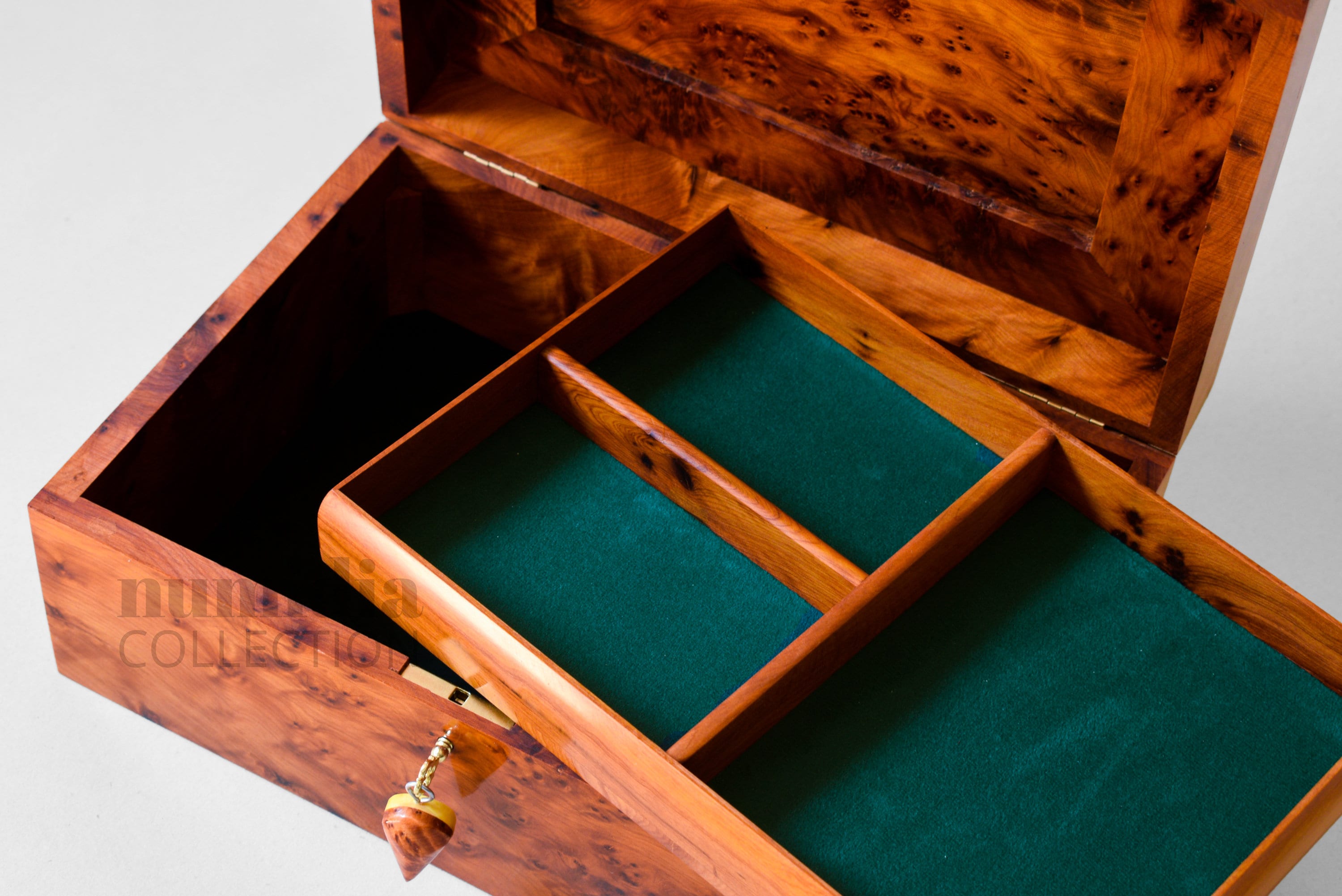 【保証書付】 Wood , Burl Wood Box Jewelry Box Lined ,velvet Lock With 水草