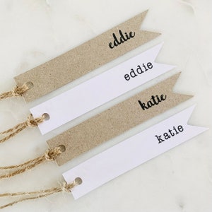 Etiquettes pour cadeaux personnalisées - Etiquettes kraft marron ou blanches - Etiquettes pour cadeaux de mariage - Etiquettes pour baby shower - Etiquettes pour cadeaux d'anniversaire personnalisées avec ficelle