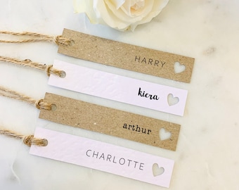 Gepersonaliseerde uitgesneden Heart Gift Tags - Kraft Brown of White Tags - Wedding Favor Tags - Baby Shower Tags - Verjaardag Custom Tags met bindgaren