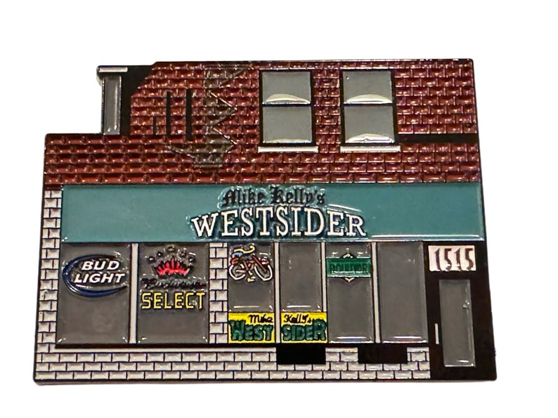 Puede incluir: Un edificio de ladrillo rojo con un toldo azul verdoso que dice "Mike Kelly's West Sider". El edificio tiene cuatro ventanas, una puerta y un letrero que dice "1515".