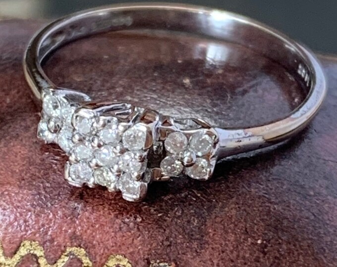 Vintage Diamond Ring 9ct gold. 0.25tcw 17 brilliant cut diamonds. Beautiful white gold with Sheffield hallmarks. Ring size S size 9 US