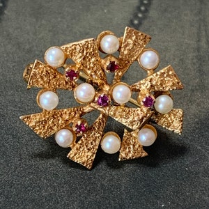 Vintage 9ct Gold Akoya Pearl Ruby Brooch, 1974 London Hallmarked Pearl Pin, Retro Gold Gemstone Jewellery, Elegant Gift