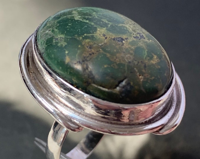 Vintage silver ring with large bezel set turquoise natural gemstone. Ring size Q