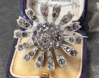 Art Deco daisy silver Brooch: Antique Paste diamond gemstones in flower brooch