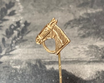 14ct Gold Pin Horse brooch. equestrian hunting jewellery