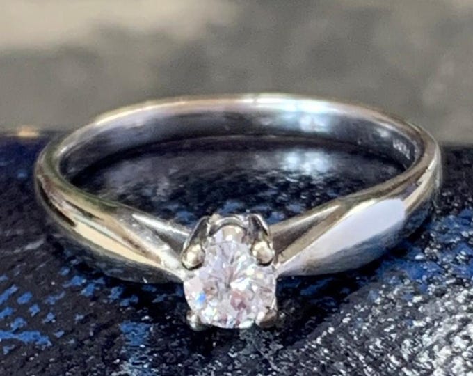 Vintage 0.20 ct Diamond Solitaire Ring: 9ct White Gold, London Hallmark