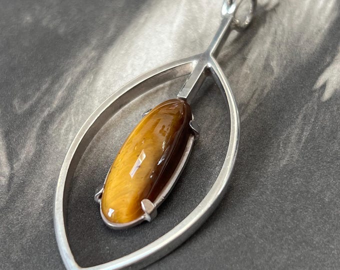 Vintage Malcolm Grey Tiger’s Eye Pendant – Pre Ortak Scottish Design with Silver Chain