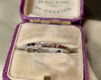 Antique platinum ring. A lovely victorian preloved stacking ring that shows fine quality. Ring size L