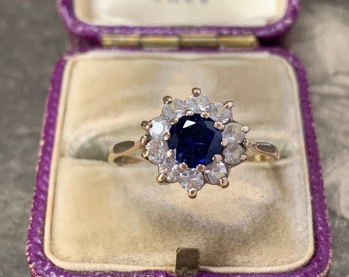 Vintage 9ct Gold Sapphire Daisy Ring: London 1972, Size 9 US