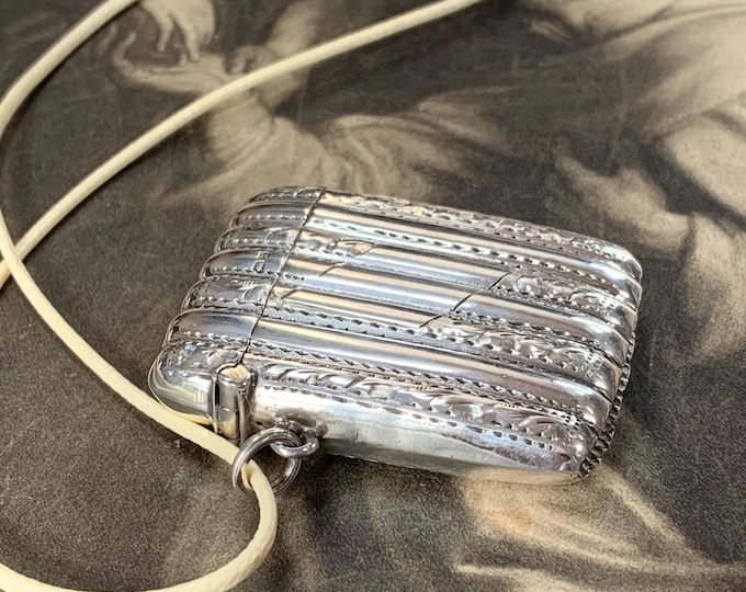 Edwardian silver Vesta Case pendant. 1910 Chester hallmark sterling silver locket for chain or leather strap 28.5 grams sterling silver