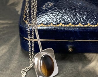 1971 Modernist Silver Tigers Eye Pendant and silver Chain English Hallmark Retro 1970s Jewellery. Princess length 5 grams