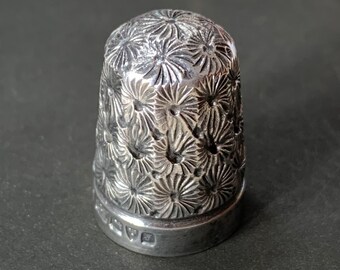 Charles Horner Edwardian Solid Silver Thimble dates 1909 Chester Hallmark