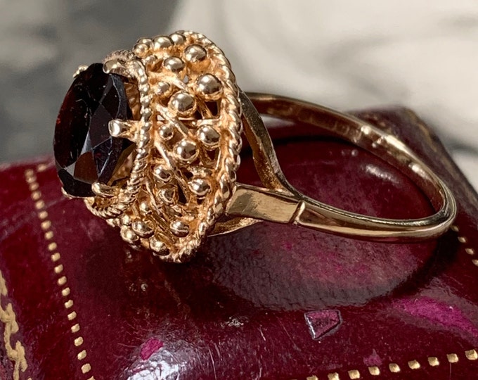 1972 9ct Gold Garnet Ring | Etruscan Beaded Mount, Birmingham Hallmark