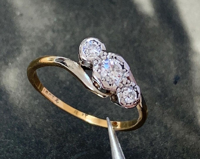 Antique Diamond Trilogy Ring: 18ct Gold & Platinum Bypass Design