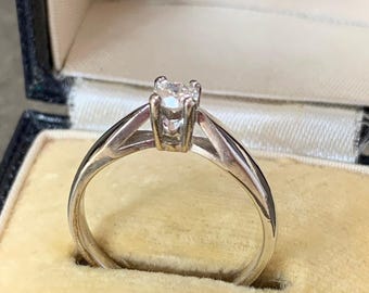 Vintage Solitaire Diamond Ring 9ct White Gold London hallmark. Ring size M size 6 (US) 2.3 grams 0.20 ct round brilliant cut diamond